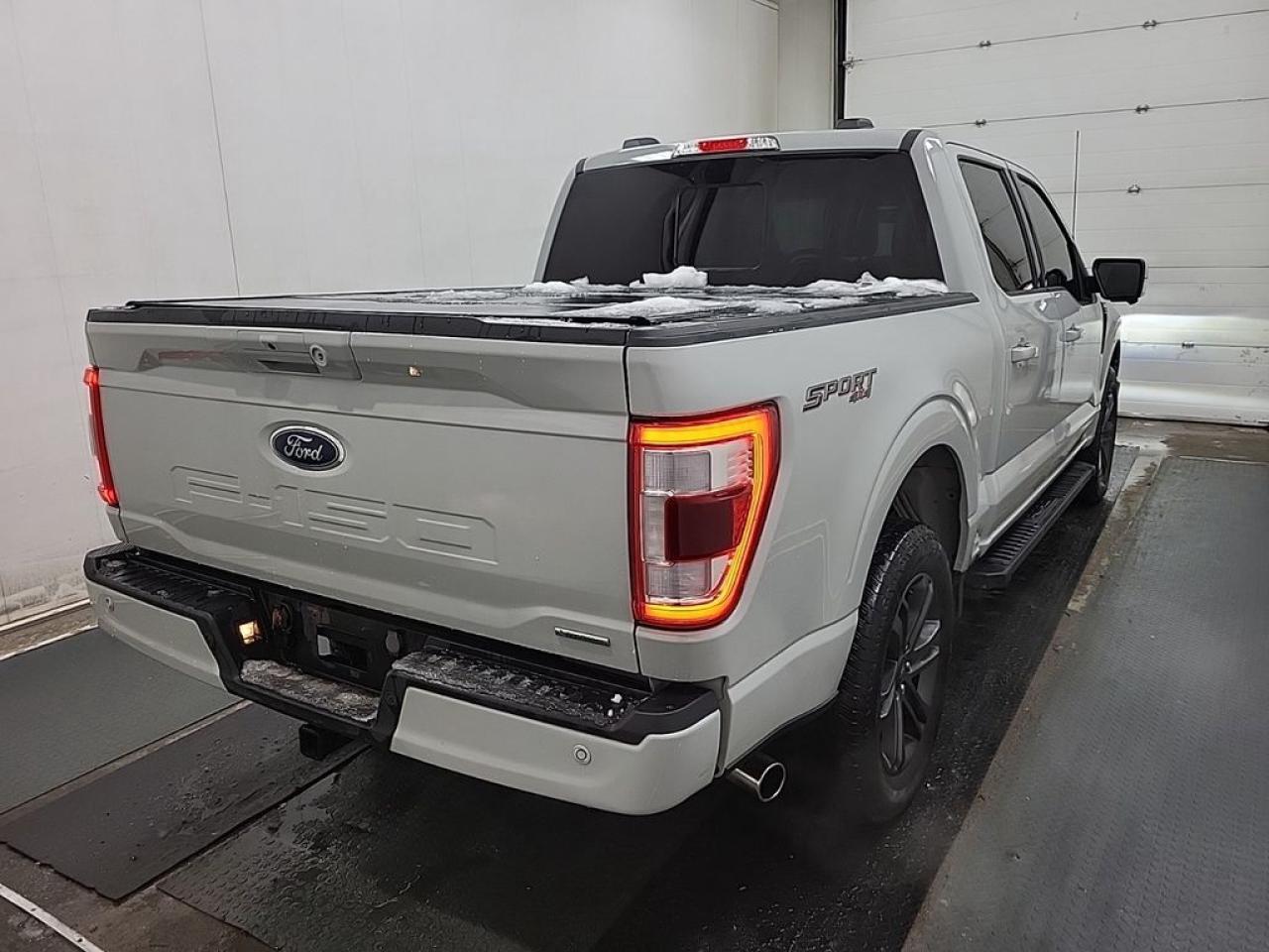 2023 Ford F-150 Lariat Photo2