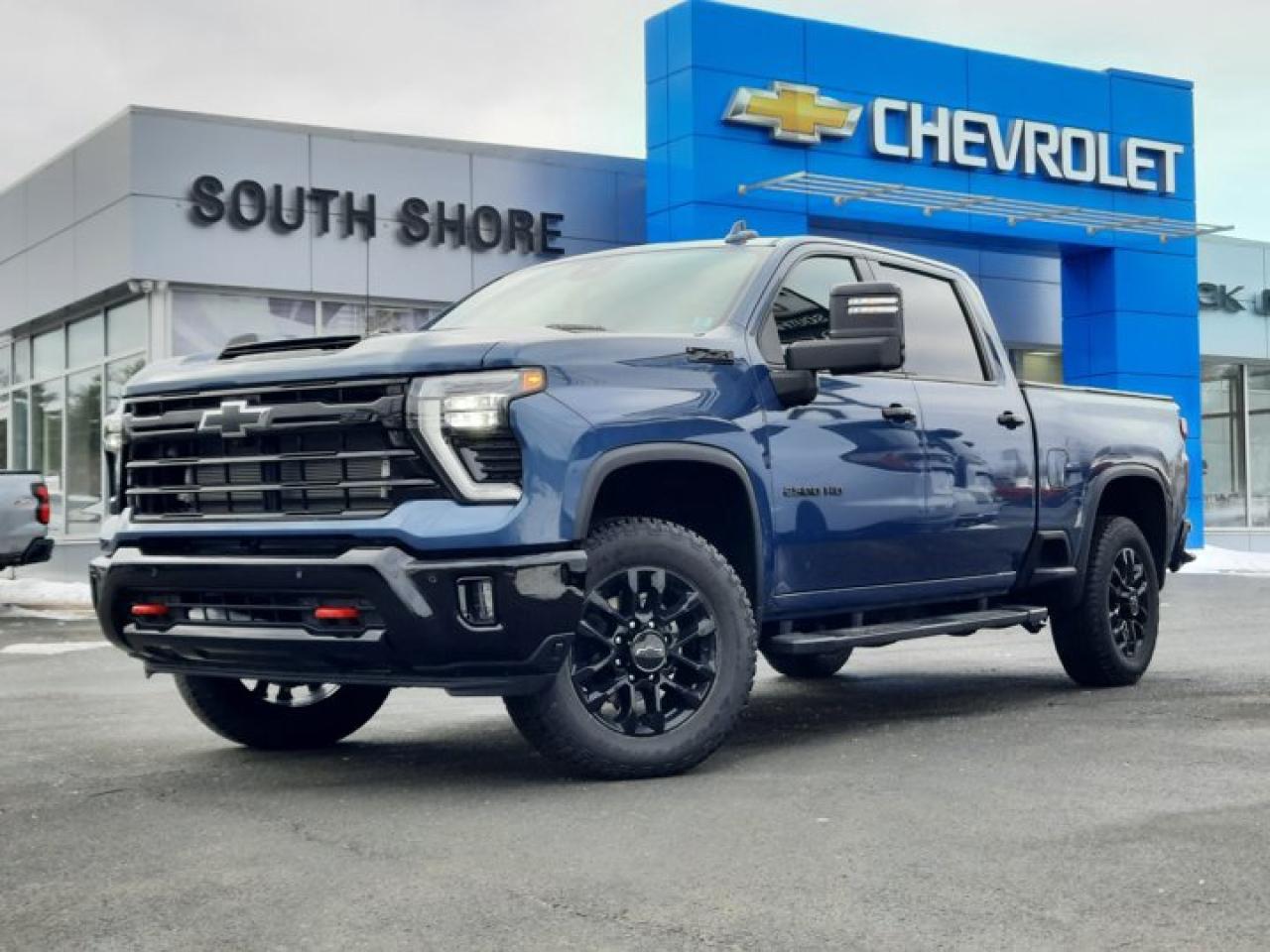 4WD Crew Cab 159 LTZ, 10-Speed Automatic, Turbocharged Diesel V8 6.6L/