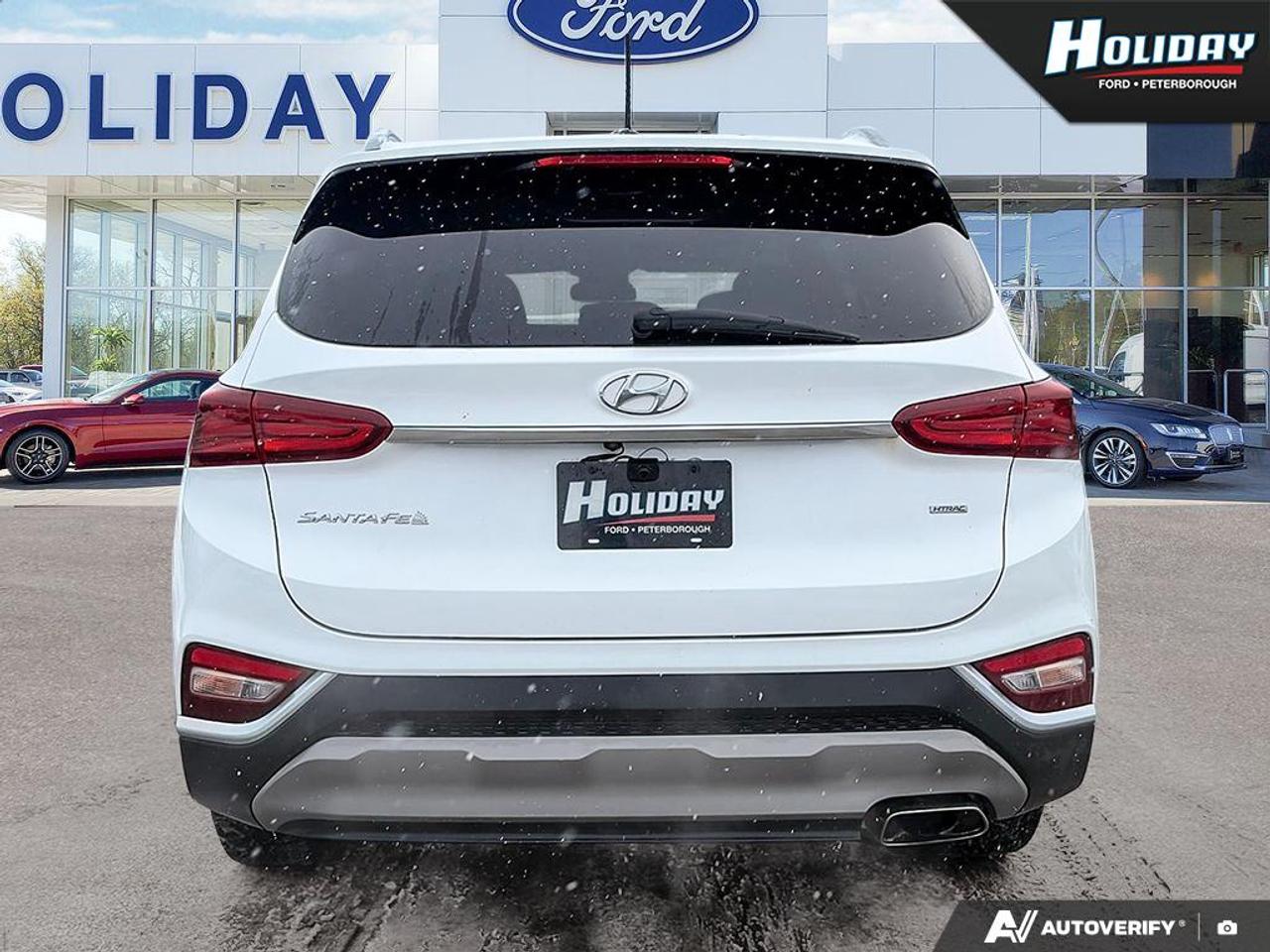 2019 Hyundai Santa Fe ESSENTIAL Photo4
