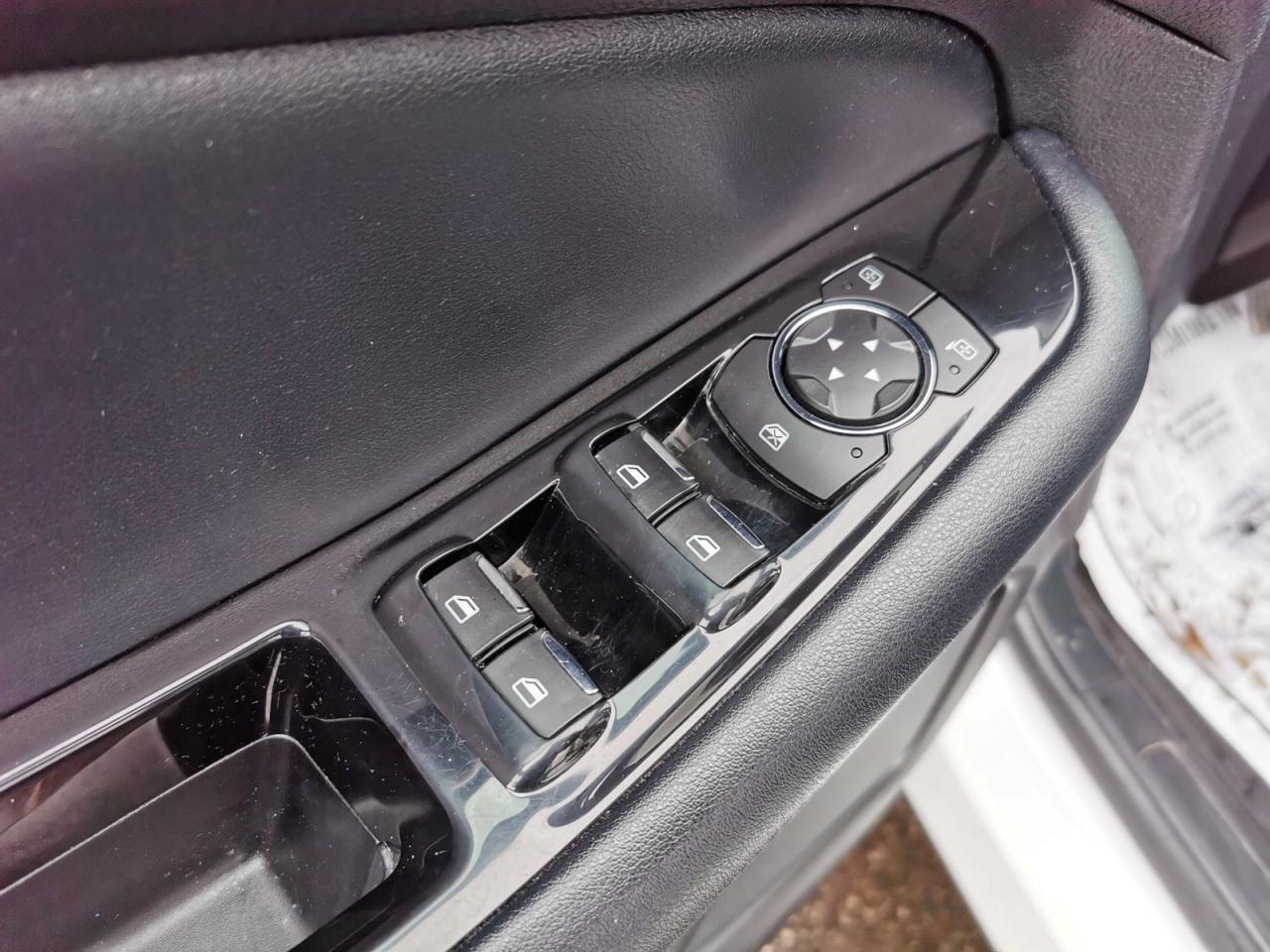 2018 Ford Edge SEL AWD Photo