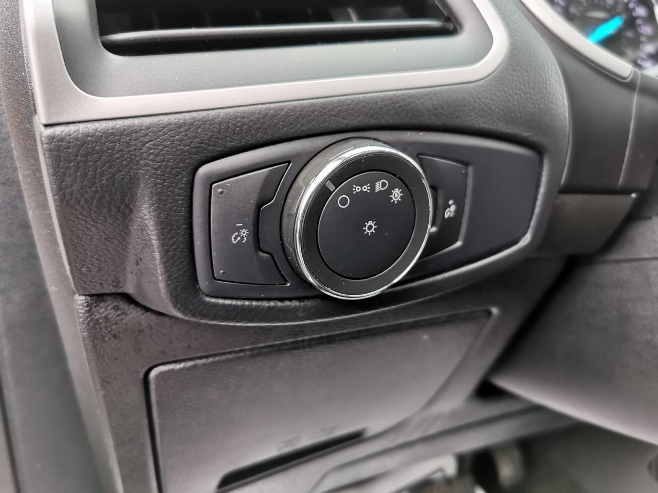 2018 Ford Edge SEL AWD Photo