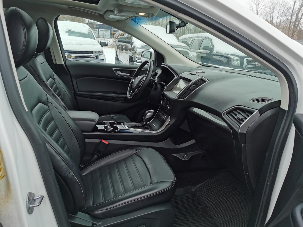 2018 Ford Edge SEL AWD Photo