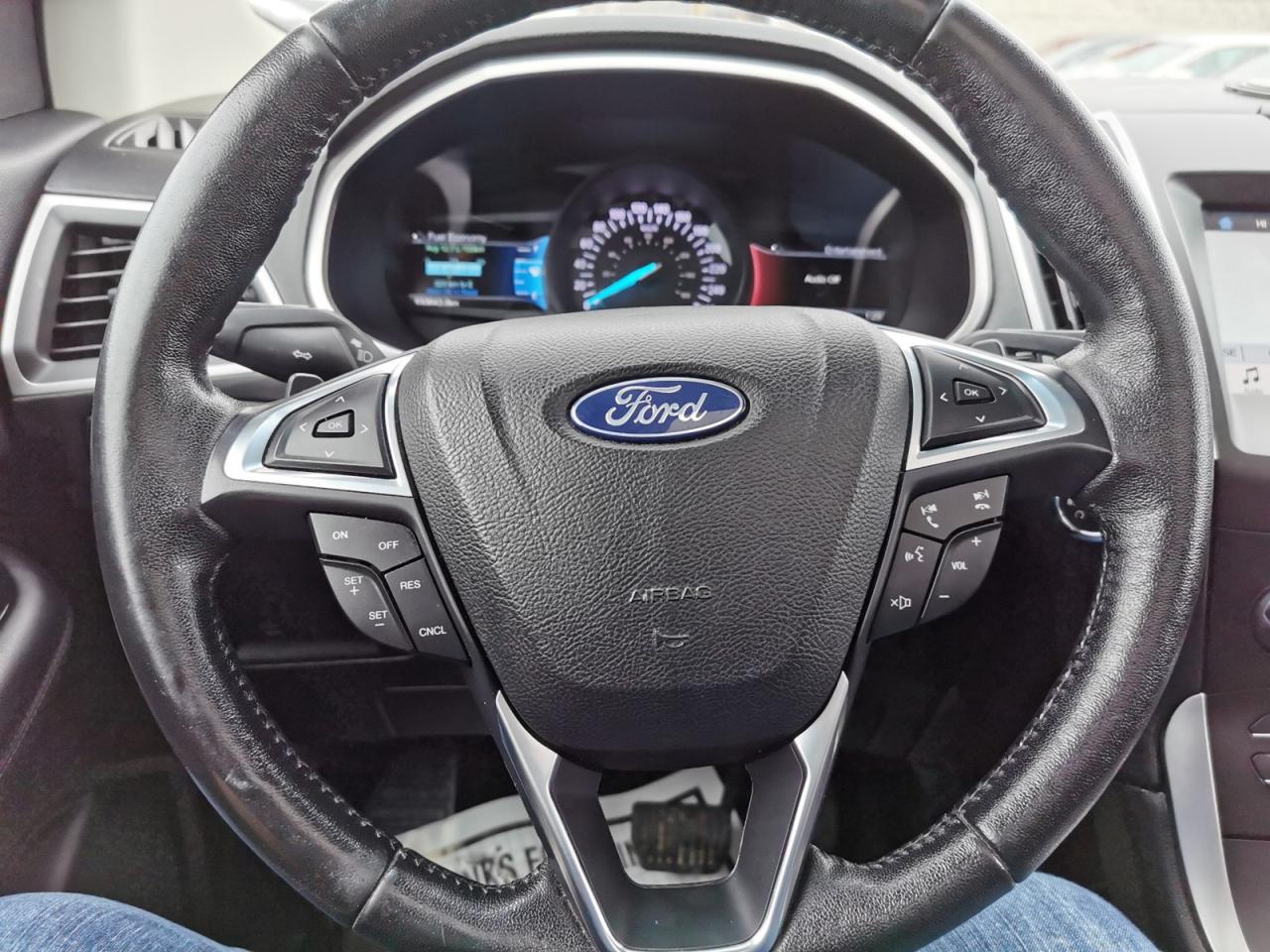 2018 Ford Edge SEL AWD Photo