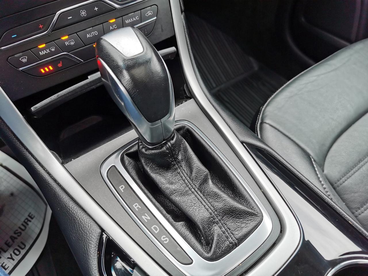 2018 Ford Edge SEL AWD Photo