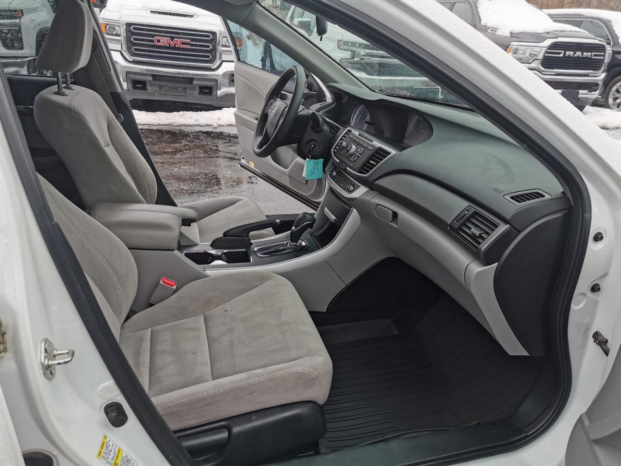 2014 Honda Accord LX Photo