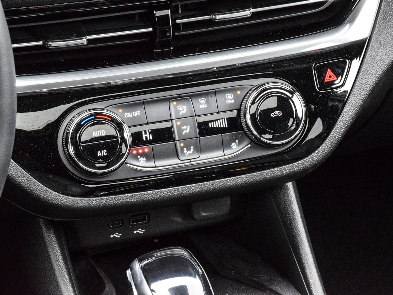 2024 Buick Envista FWD 4dr Sport Touring Photo