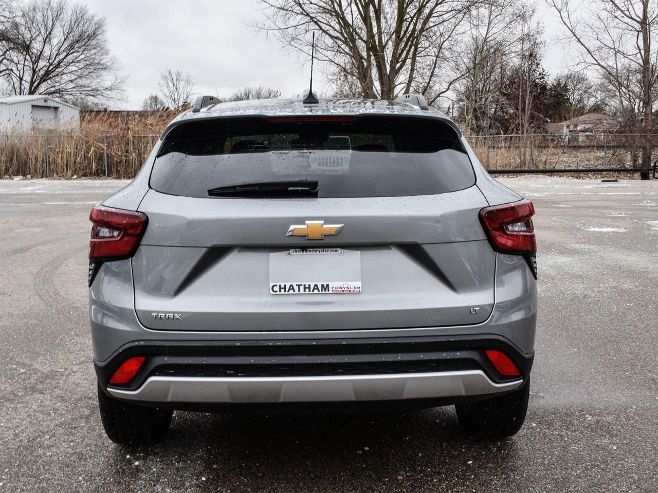 2024 Chevrolet Trax Fwd 4dr Lt Photo2