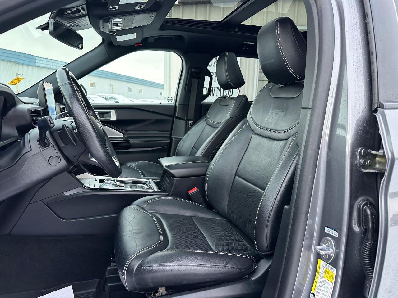 2021 Ford Explorer ST 4WD Photo