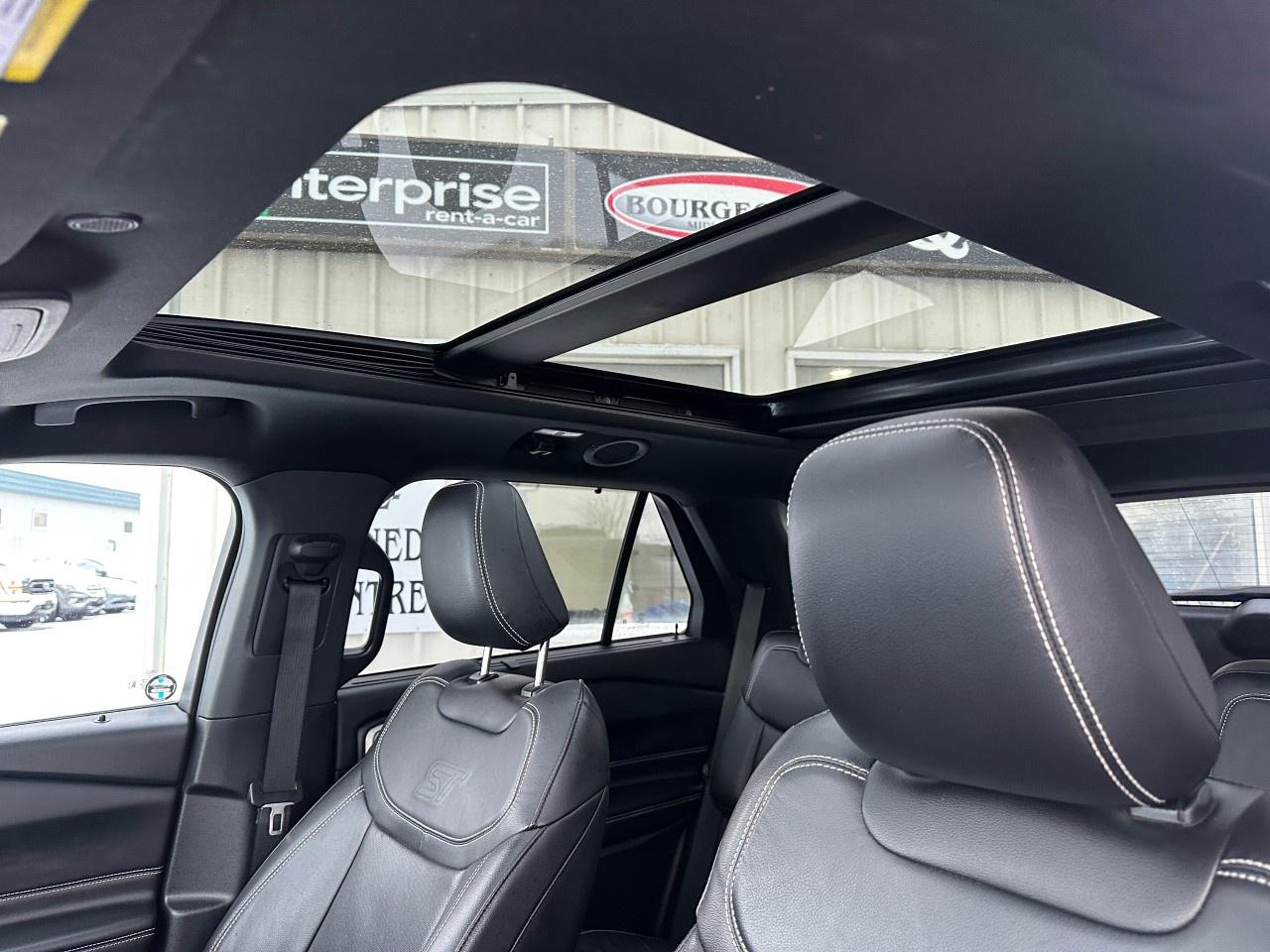 2021 Ford Explorer ST 4WD Photo