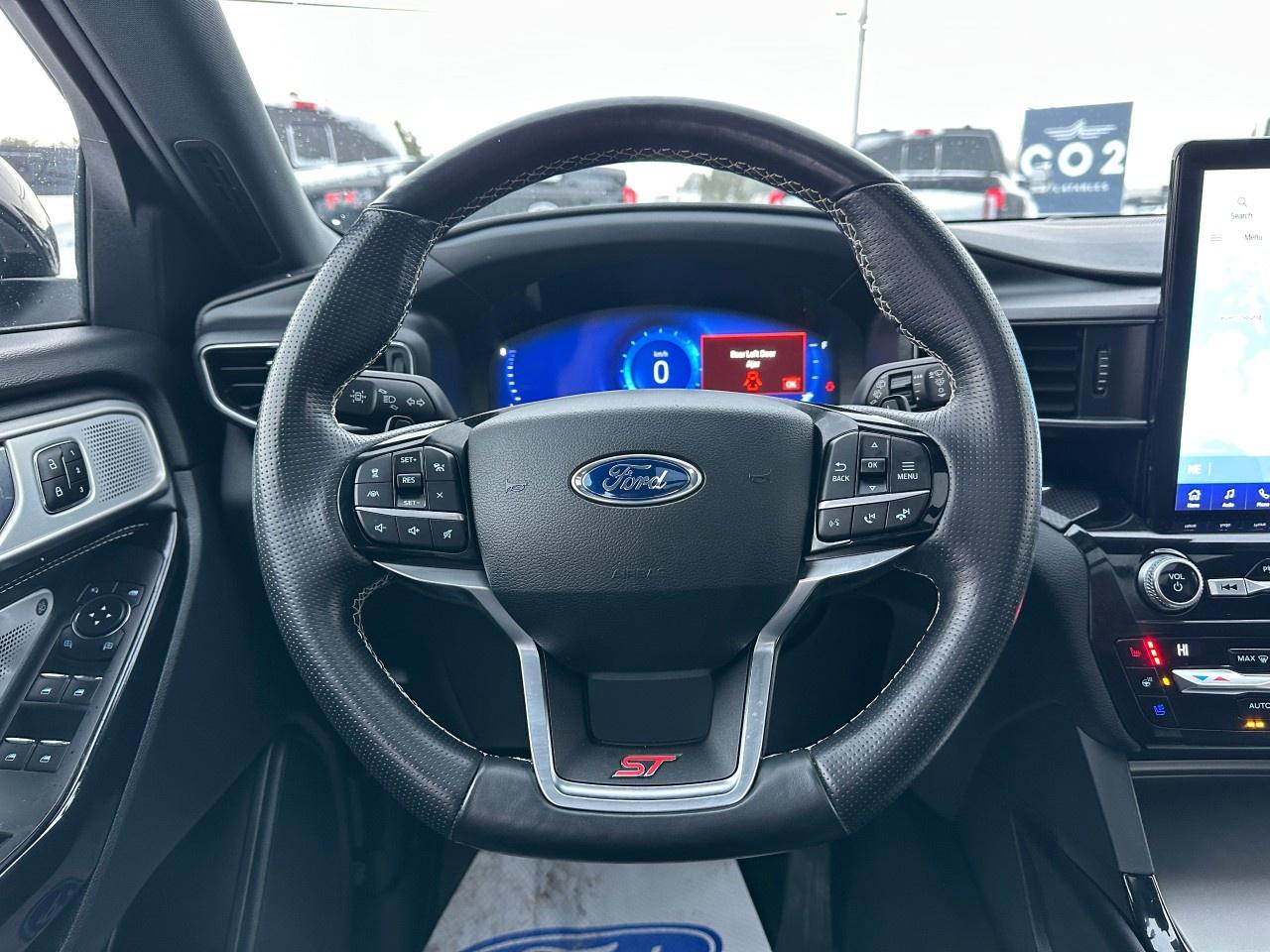 2021 Ford Explorer ST 4WD Photo