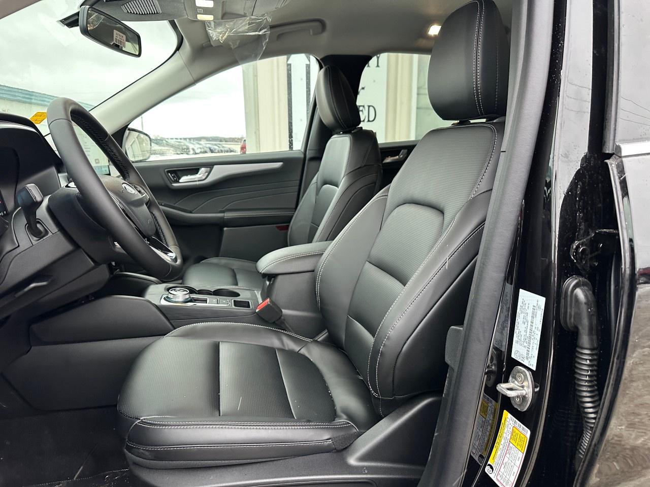 2026 Ford Escape Platinum AWD Photo