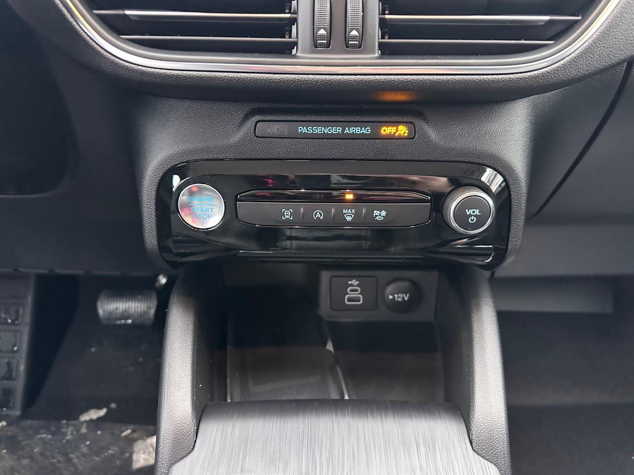 2026 Ford Escape Platinum AWD Photo