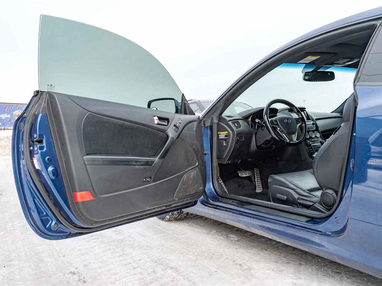 2015 Hyundai Genesis Coupe 2DR V6 AUTO GT Photo