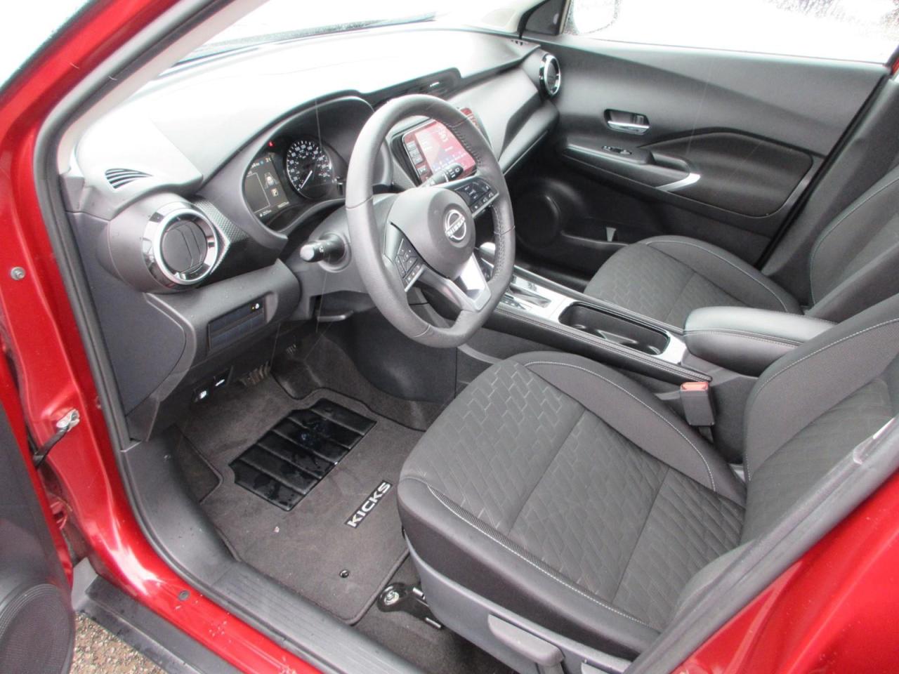 2023 Nissan Kicks SV Photo