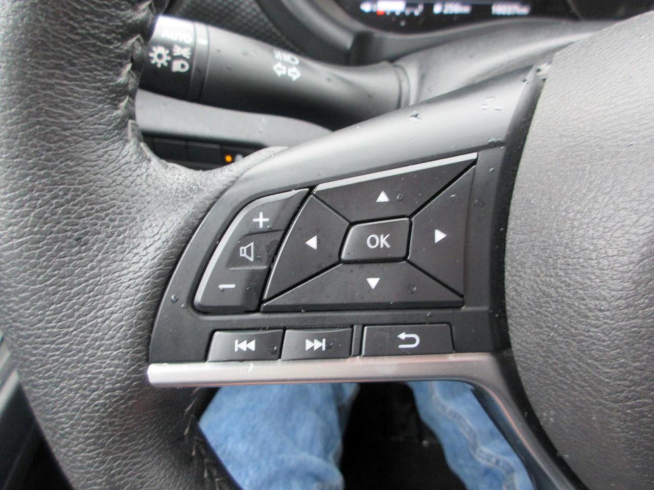 2023 Nissan Kicks SV Photo