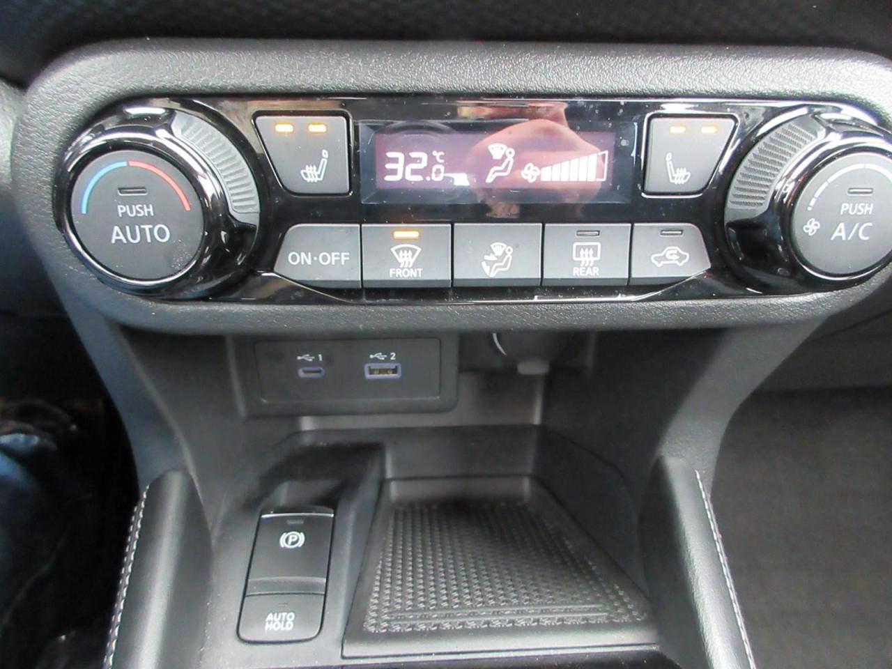 2023 Nissan Kicks SV Photo