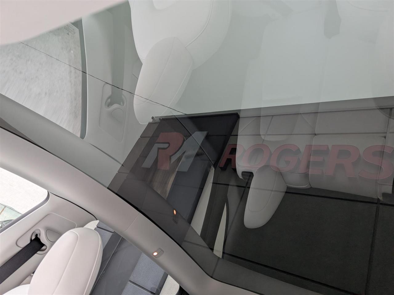 2022 Tesla Model Y PERFORMANCE - WHITE INTERIOR - DUAL MOTOR