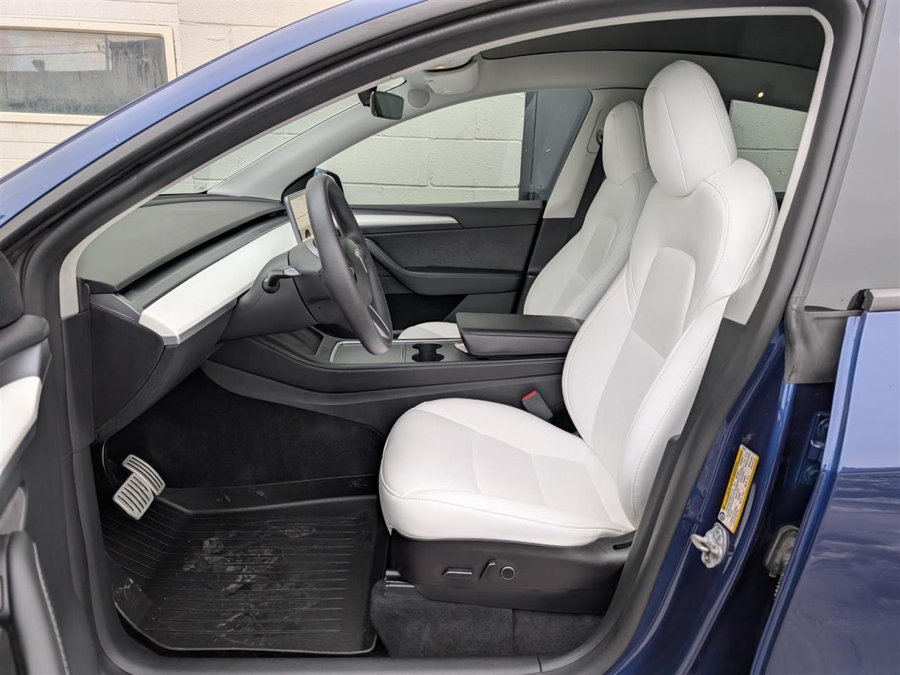 2022 Tesla Model Y PERFORMANCE - WHITE INTERIOR - DUAL MOTOR