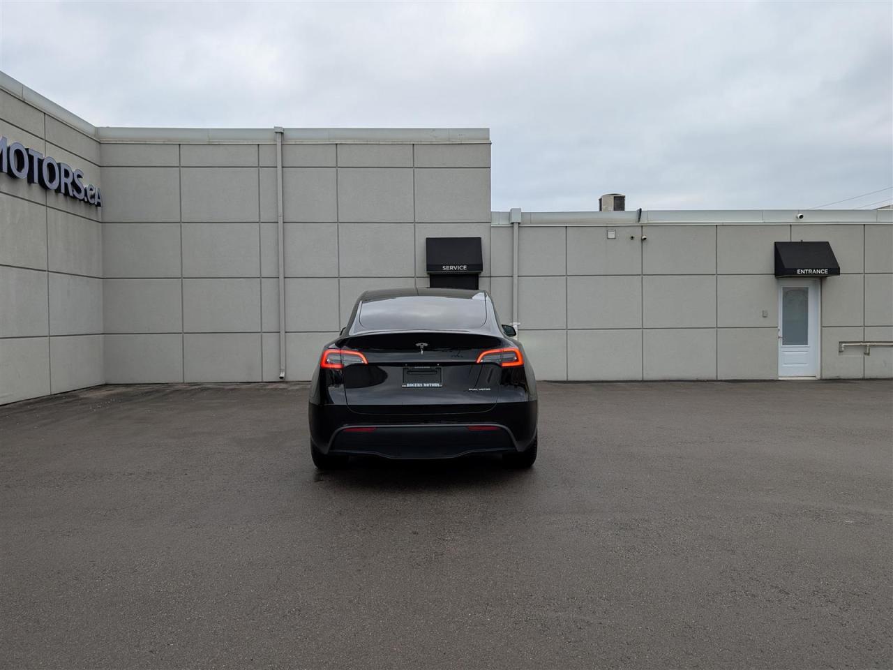 2022 Tesla Model Y LONG RANGE AWD - 7 PASSENGER - DUAL MOTOR