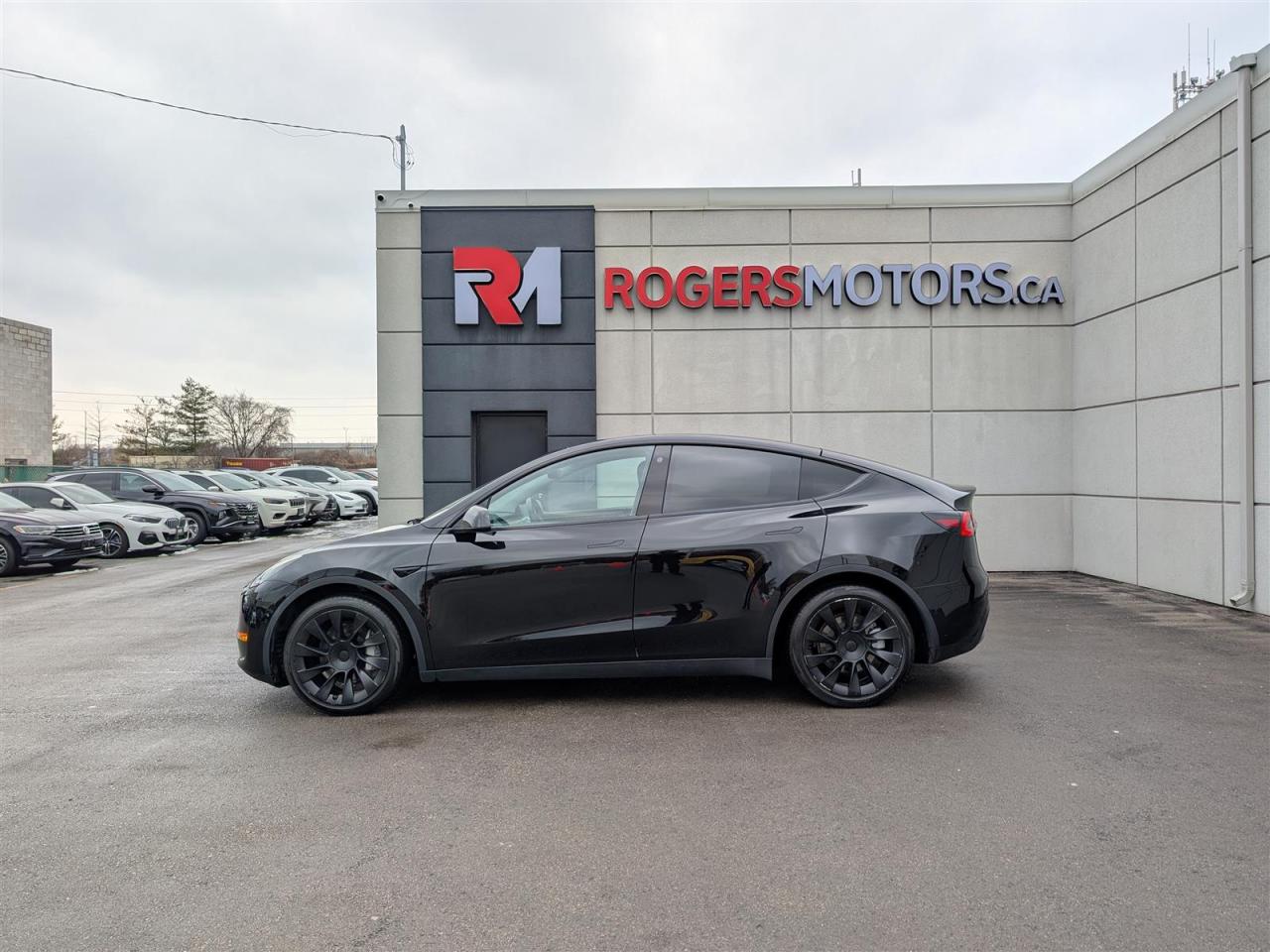 2022 Tesla Model Y LONG RANGE AWD - 7 PASSENGER - DUAL MOTOR