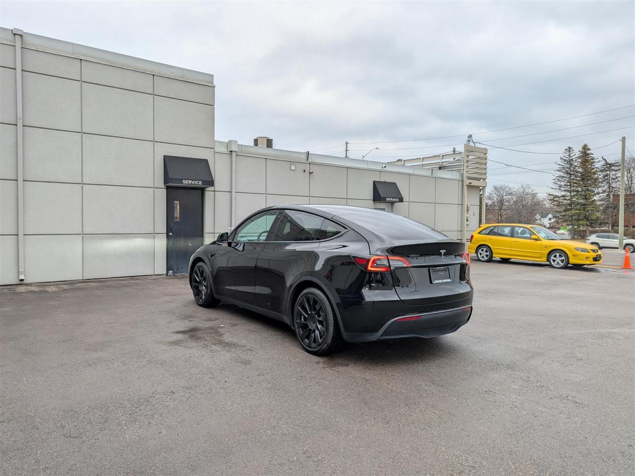 2022 Tesla Model Y LONG RANGE AWD - 7 PASSENGER - DUAL MOTOR