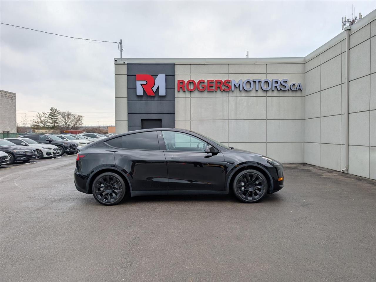 2022 Tesla Model Y LONG RANGE AWD - 7 PASSENGER - DUAL MOTOR