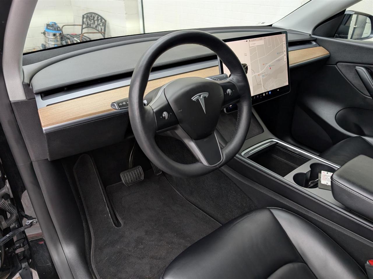 2022 Tesla Model Y LONG RANGE AWD - 7 PASSENGER - DUAL MOTOR Photo