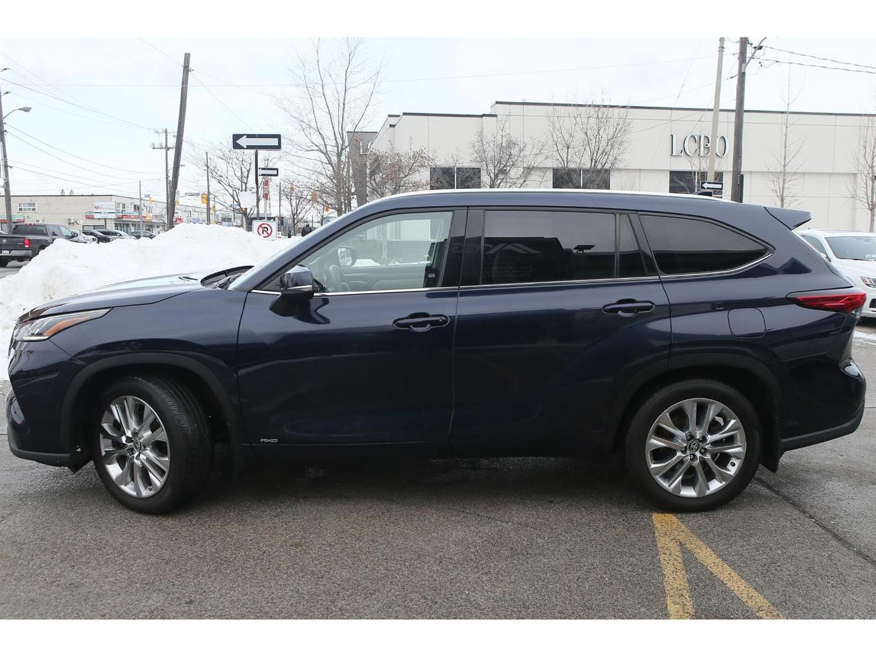 2023 Toyota Highlander HYBRID HYBRID Limited AWD | 7 Pass | Pano Roof | Leather Seats | Navi | Photo