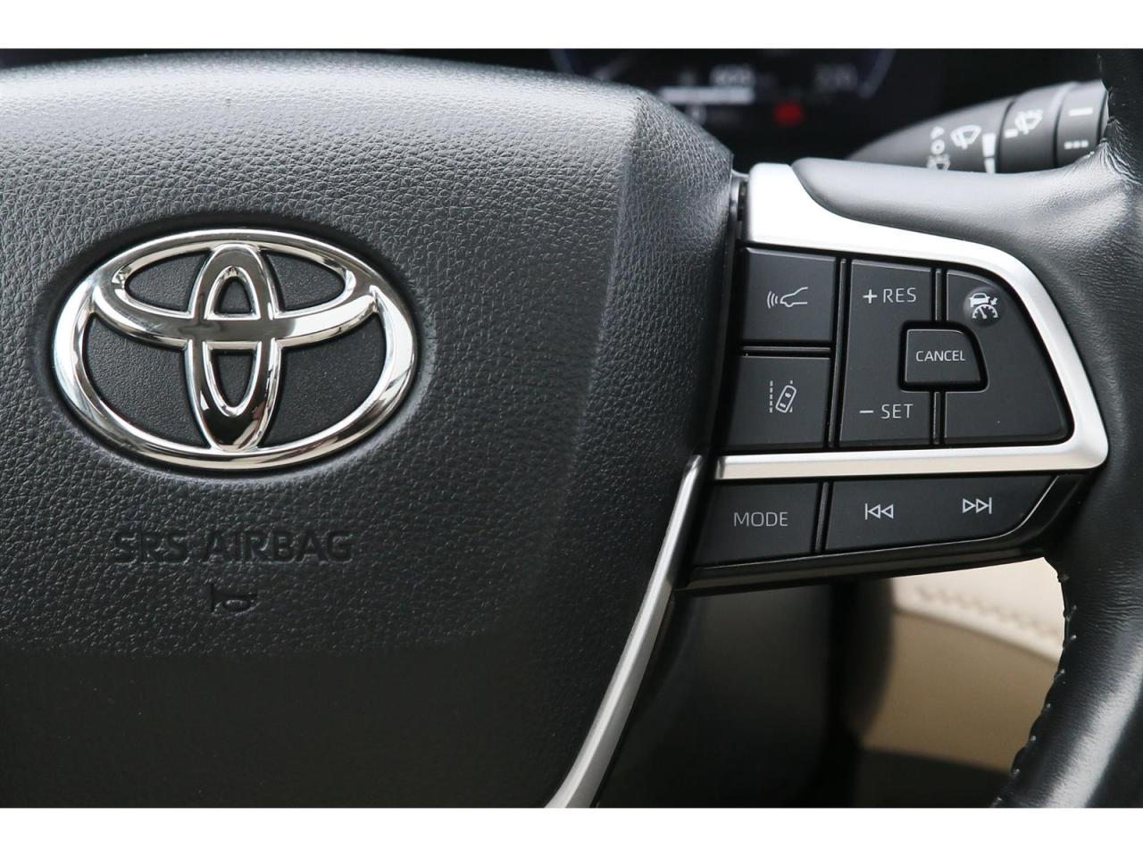2023 Toyota Highlander HYBRID HYBRID Limited AWD | 7 Pass | Pano Roof | Leather Seats | Navi | Photo