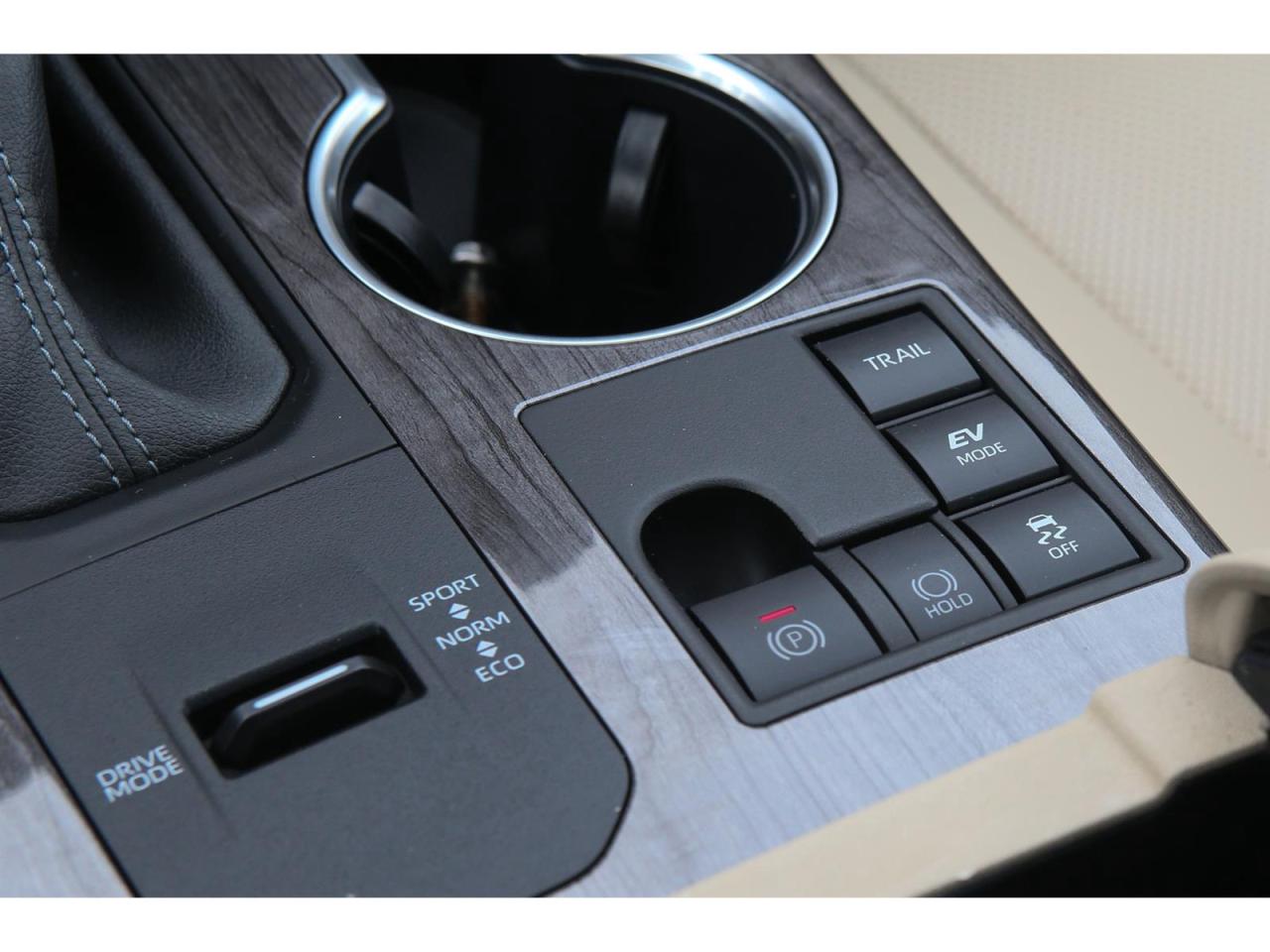 2023 Toyota Highlander HYBRID HYBRID Limited AWD | 7 Pass | Pano Roof | Leather Seats | Navi | Photo