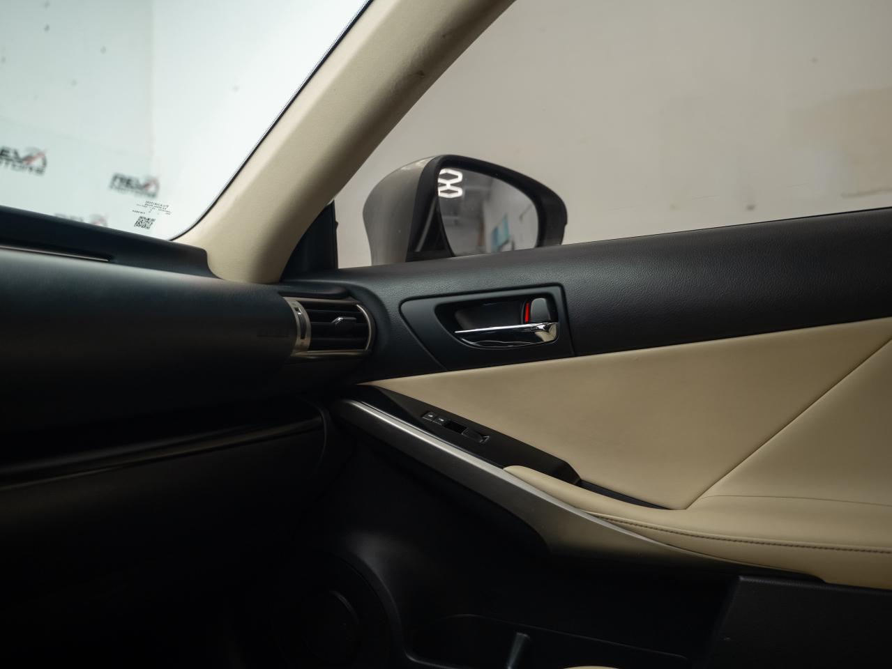 2014 Lexus IS 250 | AWD | Bluetooth Photo