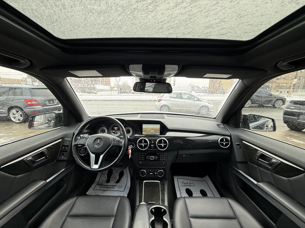 2015 Mercedes-Benz GLK-Class 250 //AMG PKG | PANO | NAVI | BACK UP CAMERA Photo