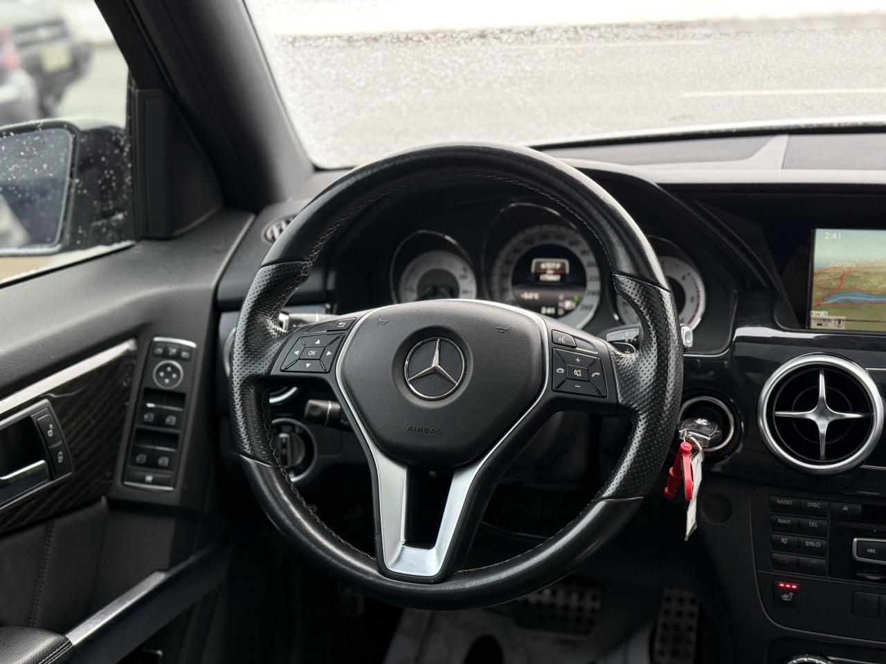 2015 Mercedes-Benz GLK-Class 250 //AMG PKG | PANO | NAVI | BACK UP CAMERA Photo