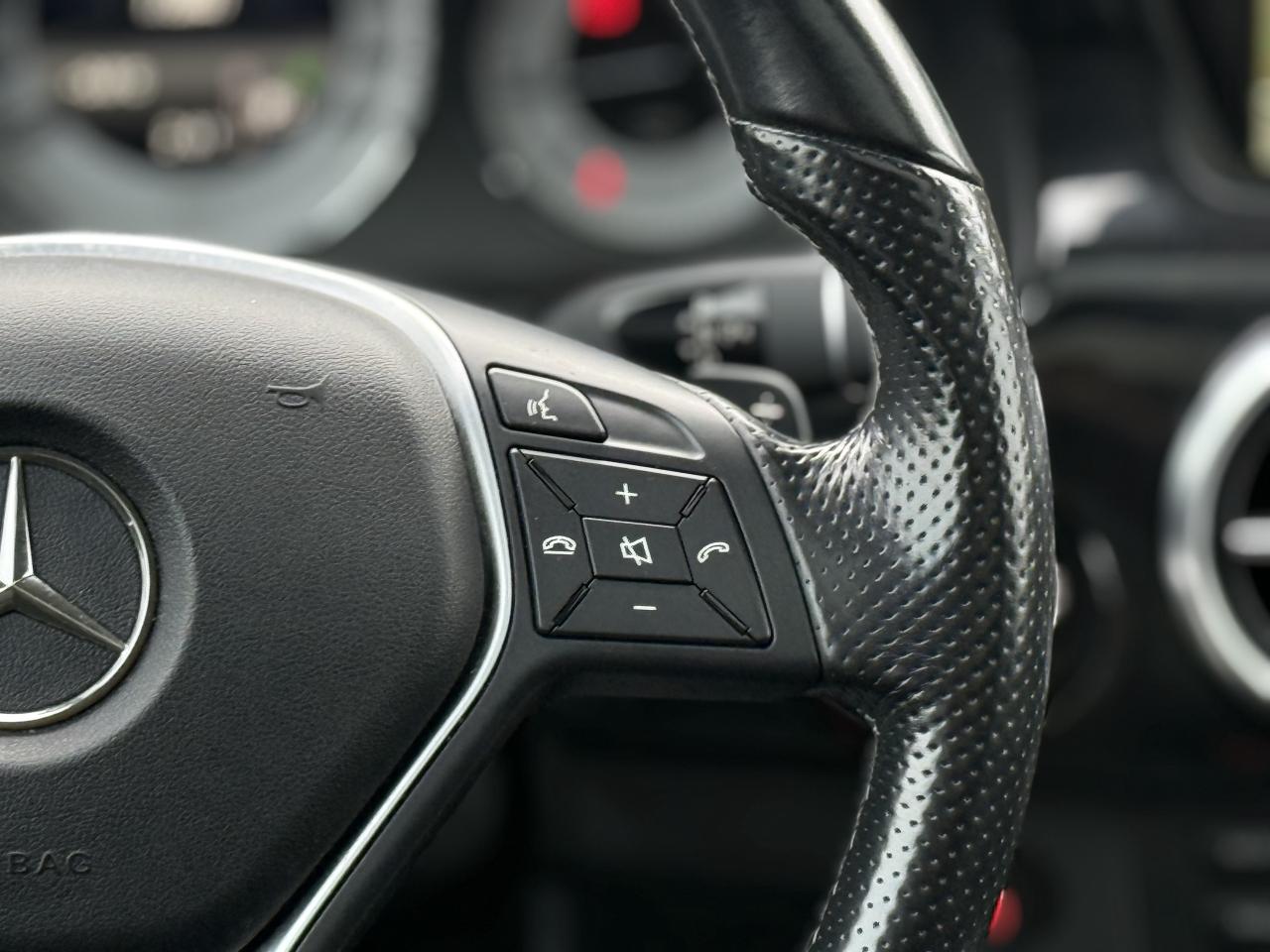 2015 Mercedes-Benz GLK-Class 250 //AMG PKG | PANO | NAVI | BACK UP CAMERA Photo