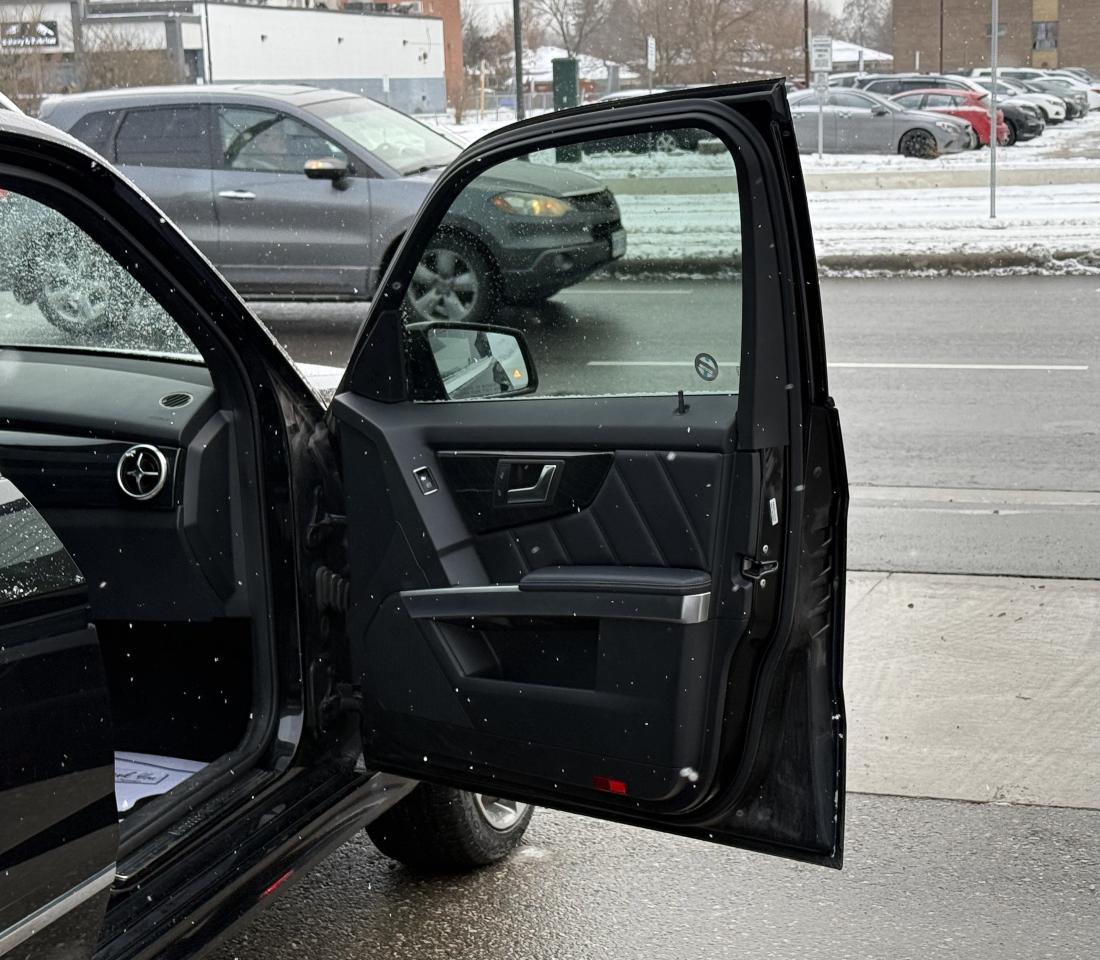 2015 Mercedes-Benz GLK-Class 250 //AMG PKG | PANO | NAVI | BACK UP CAMERA Photo