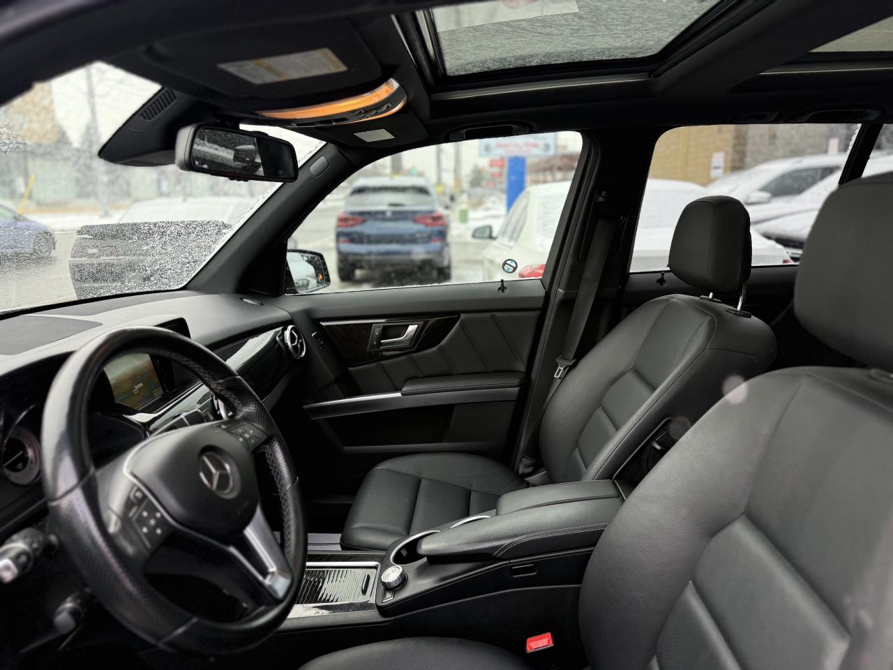 2015 Mercedes-Benz GLK-Class 250 //AMG PKG | PANO | NAVI | BACK UP CAMERA Photo