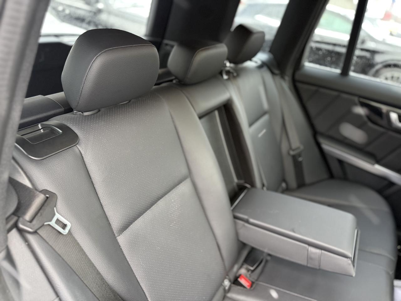 2015 Mercedes-Benz GLK-Class 250 //AMG PKG | PANO | NAVI | BACK UP CAMERA Photo