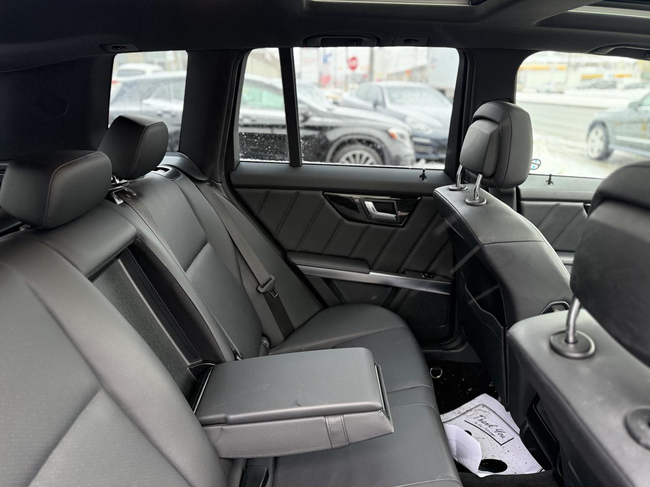 2015 Mercedes-Benz GLK-Class 250 //AMG PKG | PANO | NAVI | BACK UP CAMERA Photo