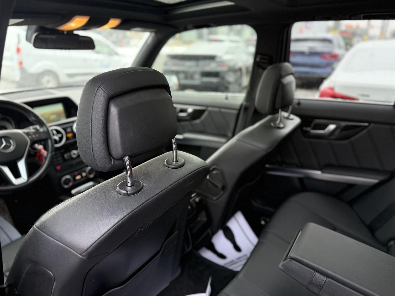 2015 Mercedes-Benz GLK-Class 250 //AMG PKG | PANO | NAVI | BACK UP CAMERA Photo