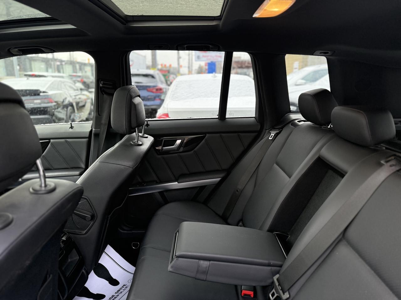 2015 Mercedes-Benz GLK-Class 250 //AMG PKG | PANO | NAVI | BACK UP CAMERA Photo