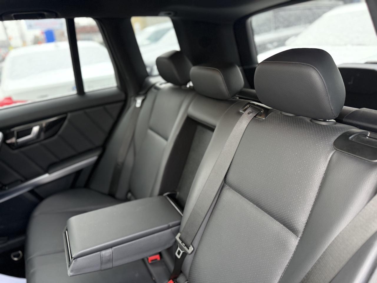 2015 Mercedes-Benz GLK-Class 250 //AMG PKG | PANO | NAVI | BACK UP CAMERA Photo