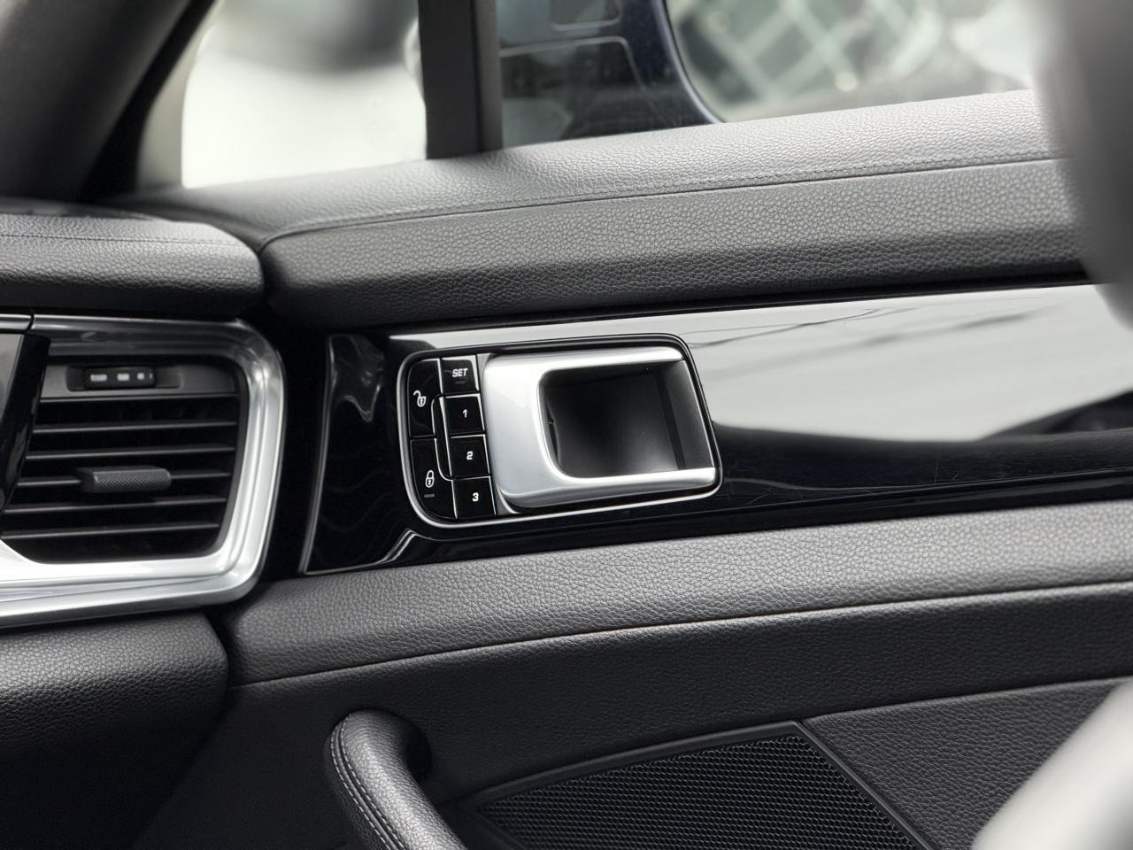 2018 Porsche Panamera 4 | BOSE | PANO | 360 CAMERA | SOFT-CLOSE DOORS | Photo