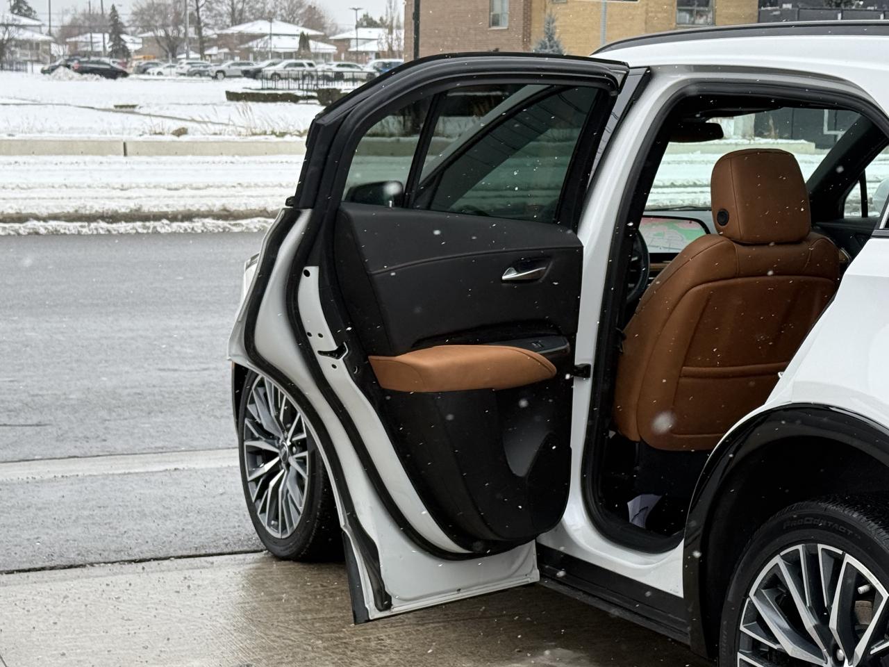 2024 Cadillac XT4 SPORT | PANO | NAVI | APPLE CARPLAY | Photo