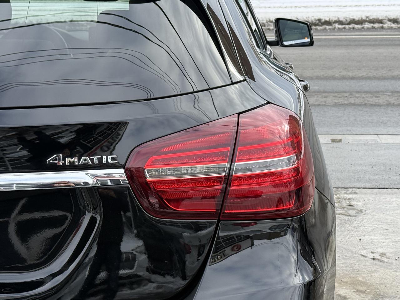 2018 Mercedes-Benz GLA 250 //AMG PKG | PANO | NAVI | BACK UP CAMERA Photo