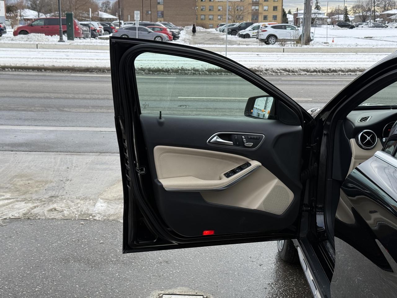 2018 Mercedes-Benz GLA 250 //AMG PKG | PANO | NAVI | BACK UP CAMERA Photo