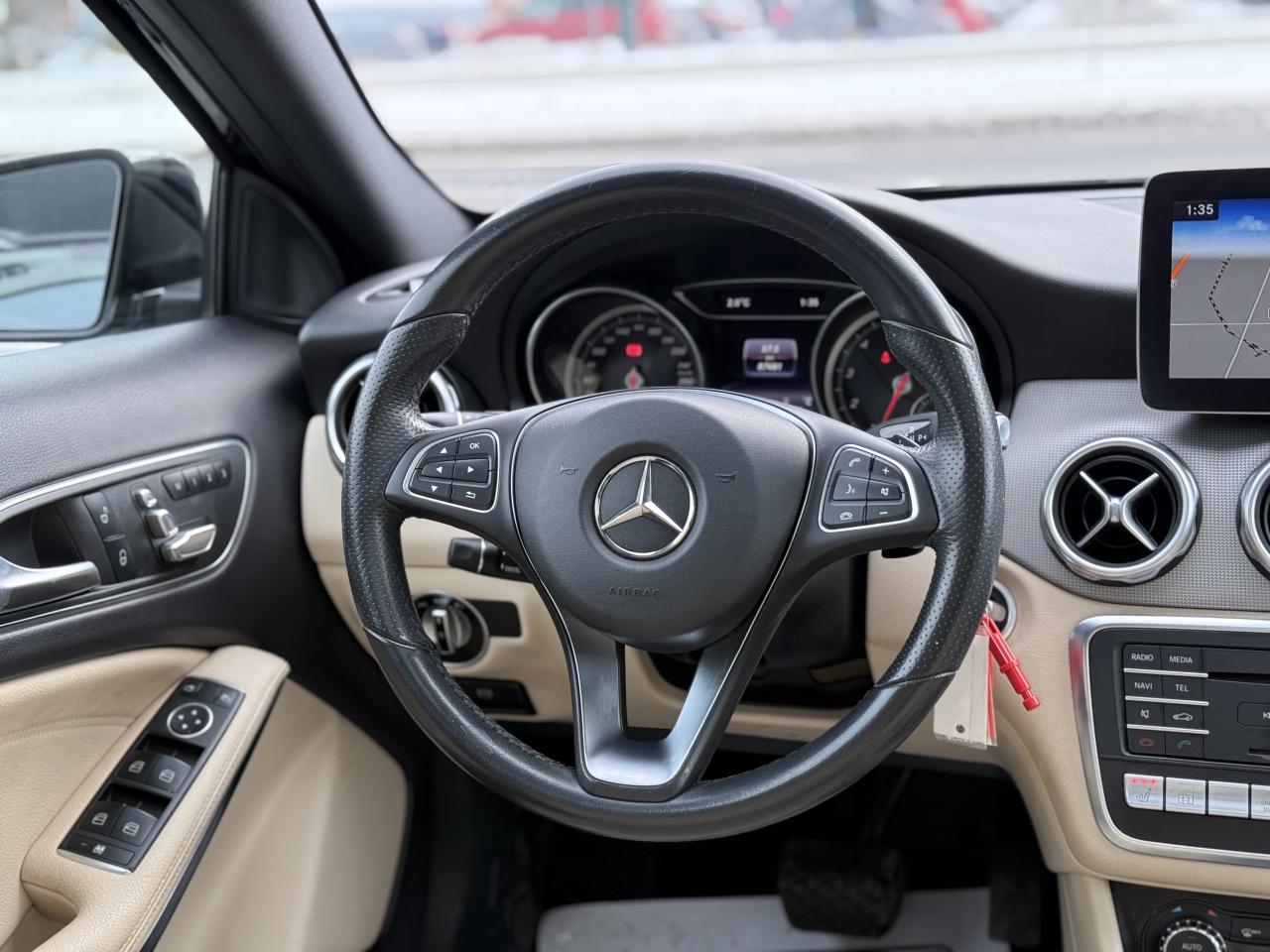 2018 Mercedes-Benz GLA 250 //AMG PKG | PANO | NAVI | BACK UP CAMERA Photo