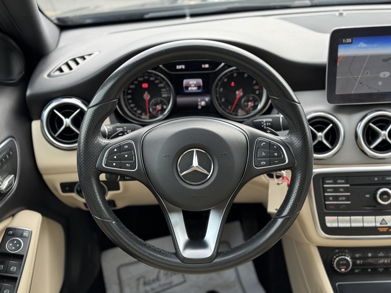 2018 Mercedes-Benz GLA 250 //AMG PKG | PANO | NAVI | BACK UP CAMERA Photo