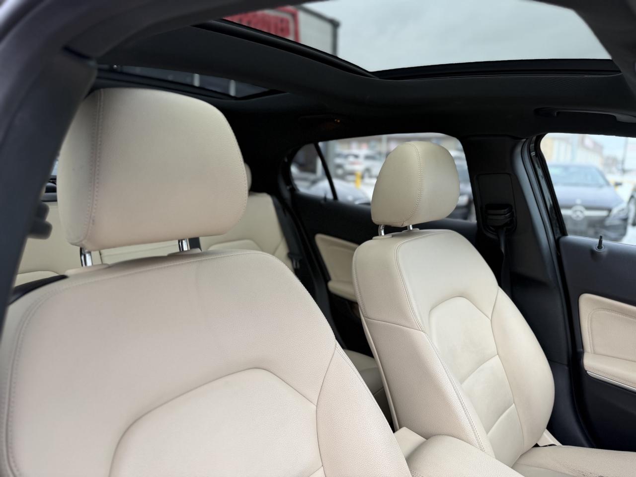 2018 Mercedes-Benz GLA 250 //AMG PKG | PANO | NAVI | BACK UP CAMERA Photo