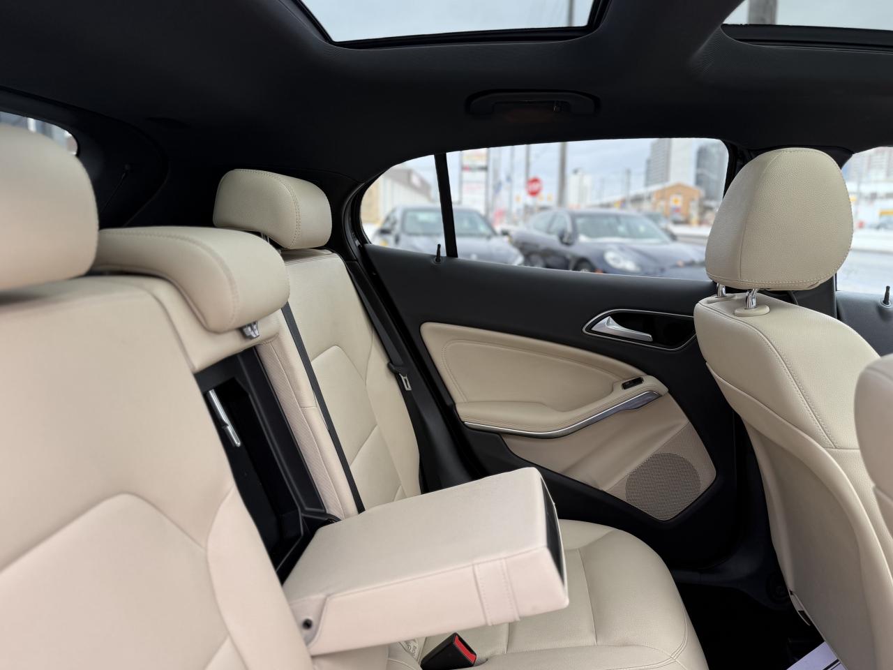 2018 Mercedes-Benz GLA 250 //AMG PKG | PANO | NAVI | BACK UP CAMERA Photo