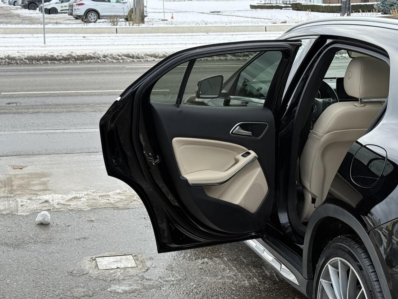 2018 Mercedes-Benz GLA 250 //AMG PKG | PANO | NAVI | BACK UP CAMERA Photo